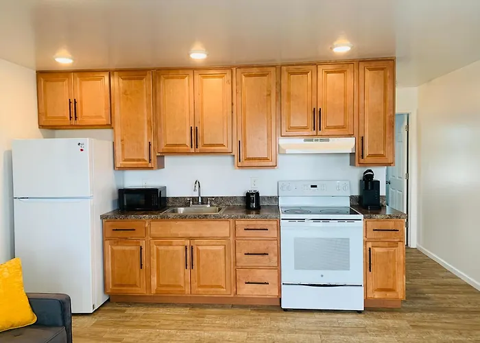 Blue Diamond Unit 4 Judlee Ave Apartment *